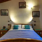 Apartment Dreistoeckiges In Einem Historischen Gebaeude By Interhome Riva di Solto