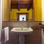 Apartment Dreistoeckiges In Einem Historischen Gebaeude By Interhome Riva di Solto
