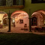 Apartment Dreistoeckiges In Einem Historischen Gebaeude By Interhome