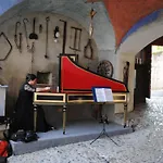 Apartment Dreistoeckiges In Einem Historischen Gebaeude By Interhome Riva di Solto