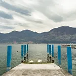 Dreistoeckiges In Einem Historischen Gebaeude By Interhome Riva di Solto