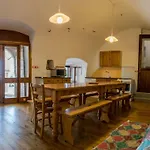 Apartment Dreistoeckiges In Einem Historischen Gebaeude By Interhome