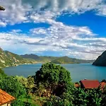 Dreistoeckiges In Einem Historischen Gebaeude By Interhome * Riva di Solto