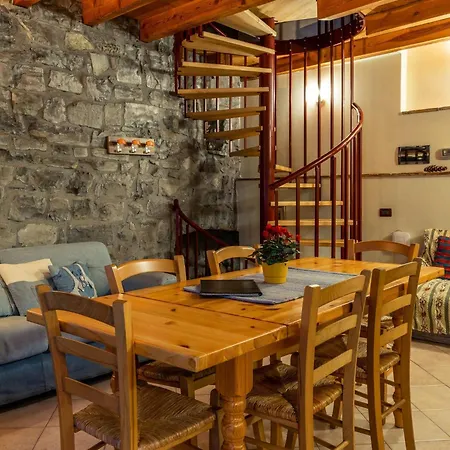 Apartment Dreistoeckiges In Einem Historischen Gebaeude By Interhome Riva di Solto