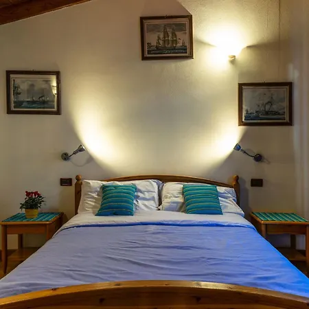 Apartment Dreistoeckiges In Einem Historischen Gebaeude By Interhome Riva di Solto