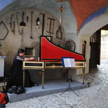 Apartment Dreistoeckiges In Einem Historischen Gebaeude By Interhome Riva di Solto